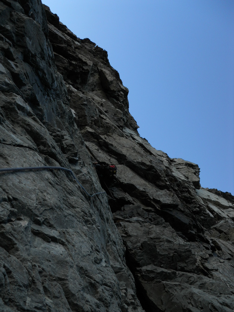 The climbing steepens. Photo Alan Silva.